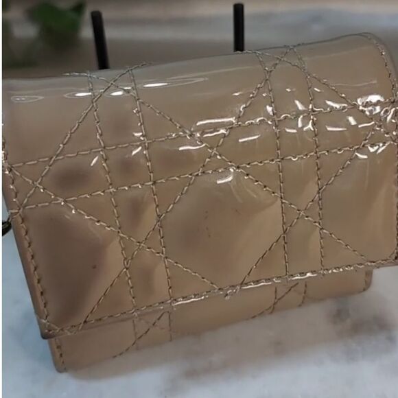 Lady Dior Lotus Compact Wallet Calfskin, Cannage Quilting 2022 Collection - Picture 7 of 14